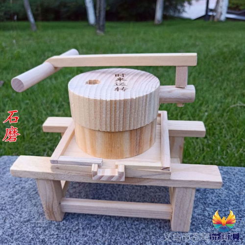木質(zhì)石磨時(shí)來(lái)運(yùn)轉(zhuǎn) 微型農(nóng)具模型與木制浴具共鑄景區(qū)熱銷新風(fēng)潮